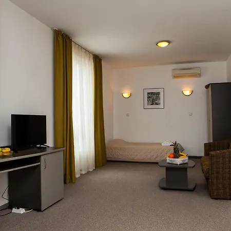 City Mark Hotel 2* Warna